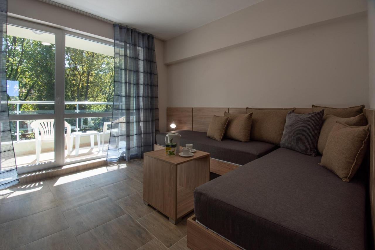 Ariana Hotel Kiten  Zewnętrze zdjęcie