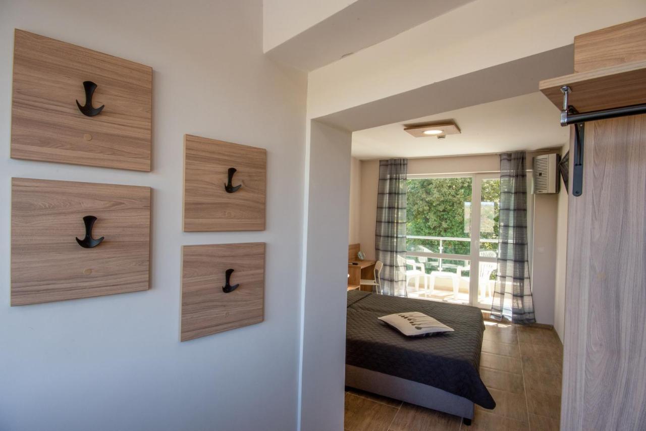 Ariana Hotel Kiten  Zewnętrze zdjęcie